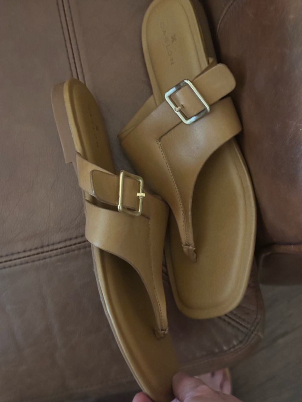 Caslon | Tan Buckle Toe-Post Sandals - Women’s 9 - Picture 5 of 11